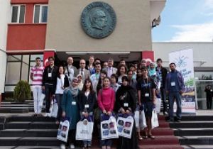 A.Ü de Türkçe öğrenecekler
